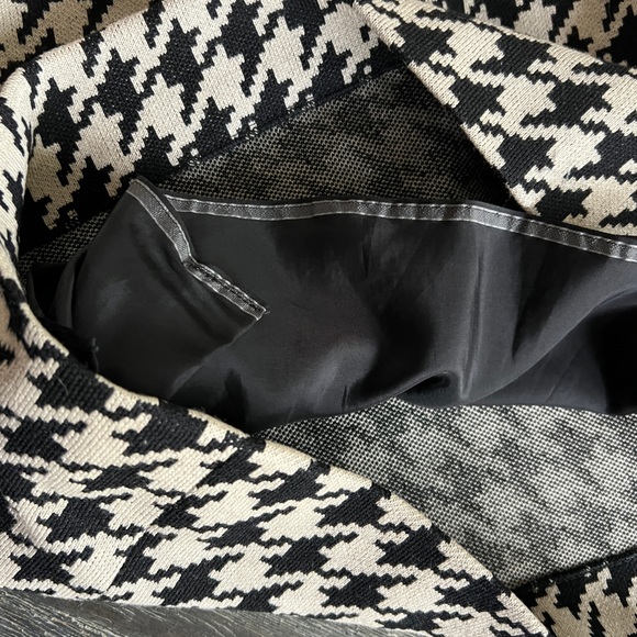 Sebastian made in Italy houndstooth pencil skirt - Picture 5 of 10